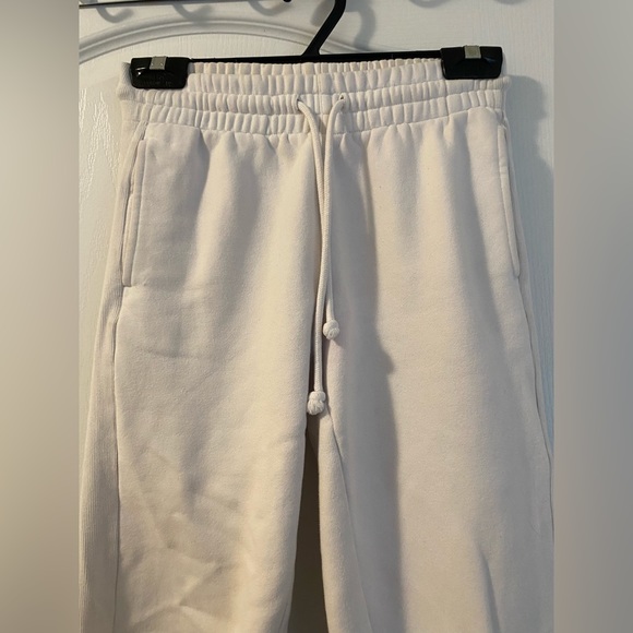 Aritzia CozyAF Boyfriend Sweatpants - Picture 4 of 6